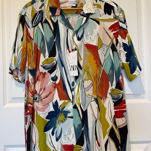 Brand new 100%
Size XL.
Relaxed Fit.
Material: 100% Viscosa